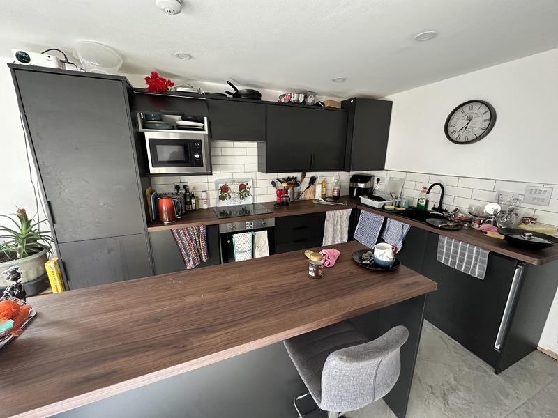 5 bed property in Penhevad Street, Grangetown